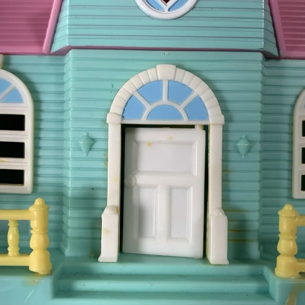 Blue Box Toys Tiny Dream Carry Along Mini Dollhouse Some Furniture 1990s